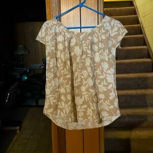 Woman’s Lauren Conrad blouse